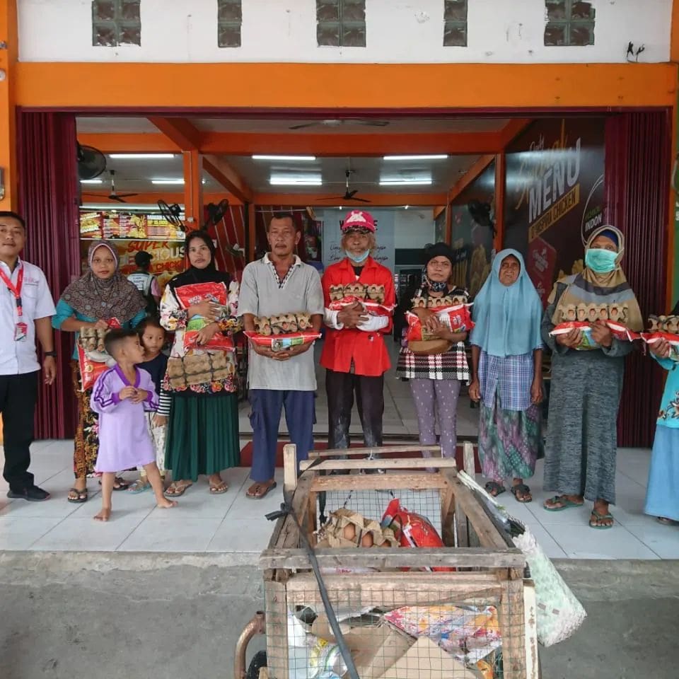 CSR Rotte Salurkan 30 Paket Sembako Untuk Dhuafa Rotte Bakery