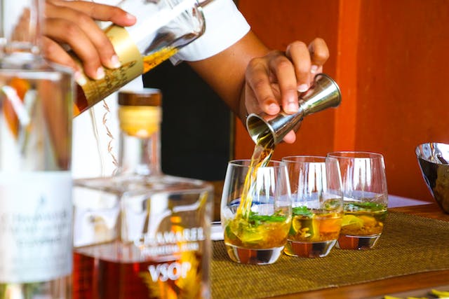 Apakah Rhum Haram Dikonsumsi Bagi Seorang Muslim?