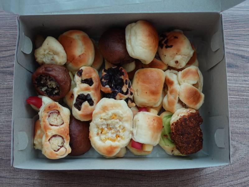 Apa Itu Roti Unyil? Kenali Camilan Mini yang Bikin Ketagihan