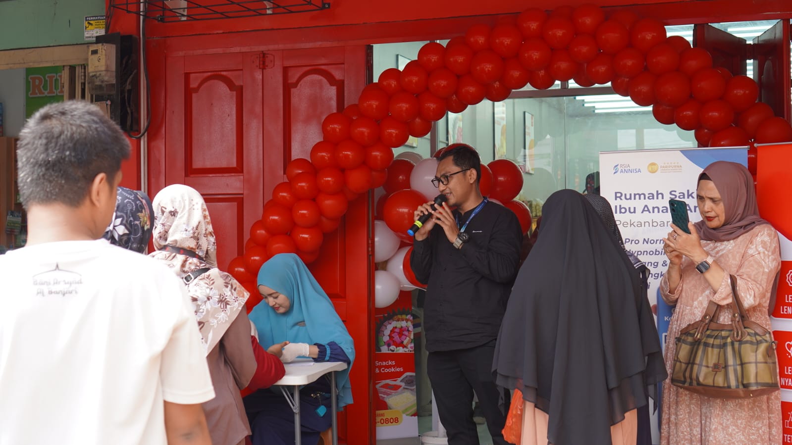 Grand opening Rotte Hangtuah di Pekanbaru hadirkan promo spesial, sembako murah bersama BSI, dan layanan kesehatan gratis RSIA Annisa.