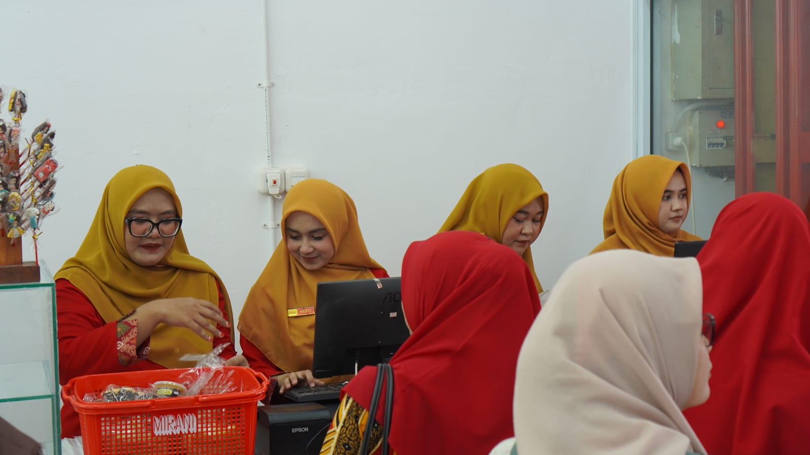 Grand opening Rotte Hangtuah di Pekanbaru hadirkan promo spesial, sembako murah bersama BSI, dan layanan kesehatan gratis RSIA Annisa.