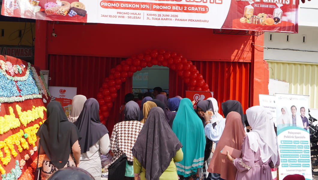 Grand Opening Rotte Kualu menghadirkan promo spesial, cek kesehatan gratis, dan pembagian sembako bersama mitra untuk masyarakat.
